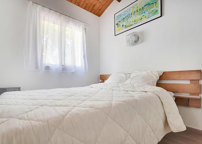 Stunning In Semesterbostad La Faute-sur-Mer